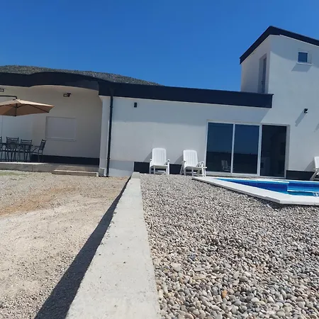 La Ida Villa *