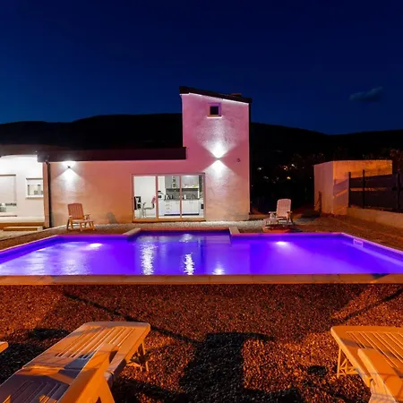 La Ida Villa *